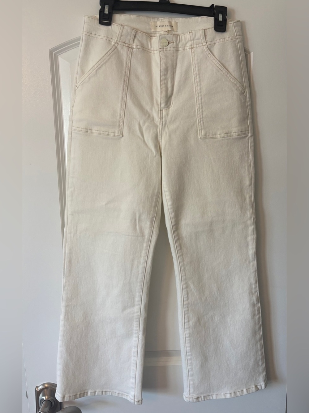 Women’s Risen jeans Off white high waisted with tan stitching 
11/30. 
$51